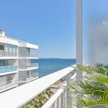 2 Minutes Walking Distance To Beaches And Shopping! With Terrace * קאן