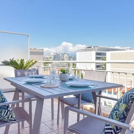 شقة 2 Minutes Walking Distance To Beaches And Shopping! With Terrace